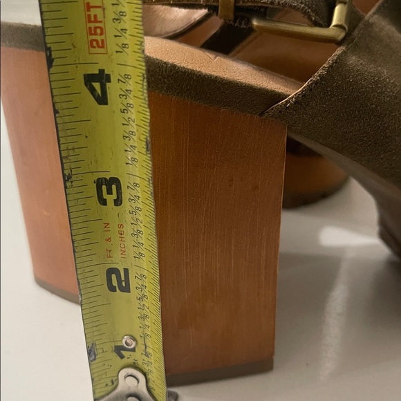 CROWN VINTAGE Olive Green Suede
Platform Chunky block Heel Ankle Straps Sz 7.5 - Picture 12 of 15